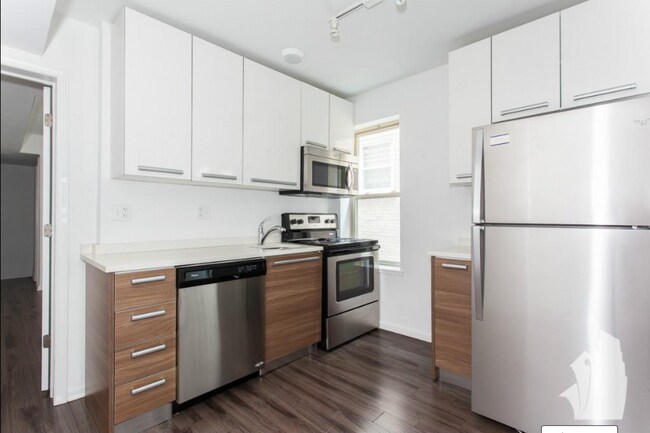 901 W Carmen Ave, Unit 925 -6E in Chicago, IL - Foto de edificio - Building Photo