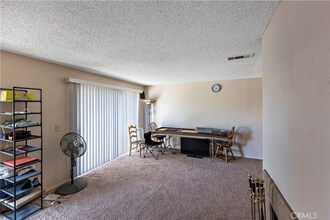 4494 N Valentine Ave in Fresno, CA - Building Photo - Building Photo