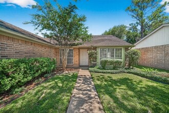 4650 Glenvillage St in Houston, TX - Building Photo - Building Photo