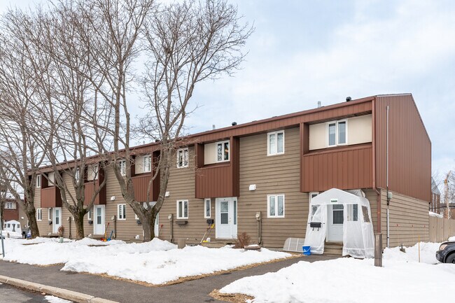 80 Fontenelle St in Lévis, QC - Building Photo - Building Photo