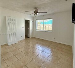 7340 Allen Dr in Hollywood, FL - Building Photo - Building Photo