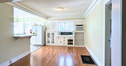 233 W I St, Unit 1 in Ontario, CA - Building Photo - Building Photo