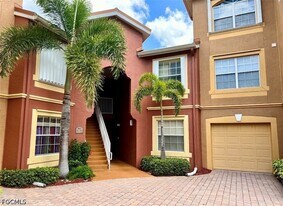 15585 Ocean Walk Circle in Ft. Myers, FL - Building Photo
