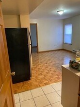260 Aspinwall Ave, Unit 1 in Brookline, MA - Foto de edificio - Building Photo