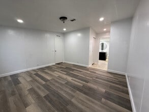 220 NE 12th Ave in Homestead, FL - Building Photo - Building Photo