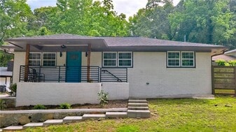 4014 Boulder Park Dr SW in Atlanta, GA - Building Photo