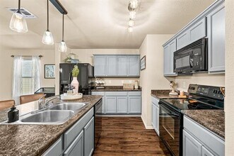 303 Hawthorn Dr in Nevada, TX - Building Photo - Building Photo