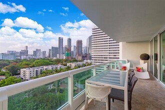 1643 Brickell Ave, Unit 1406 in Miami, FL - Building Photo - Building Photo