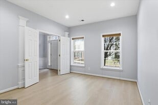 5307 Granite Step Trail in Centreville, VA - Building Photo