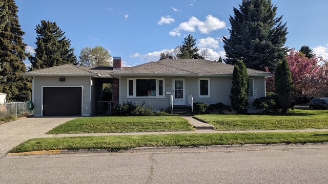 property at 1418 W Alderson St