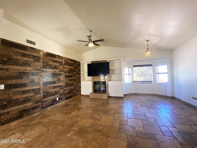 405 E Huber St in Mesa, AZ - Building Photo - Building Photo