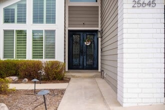 25645 Ashby Way in Lake Forest, CA - Foto de edificio - Building Photo