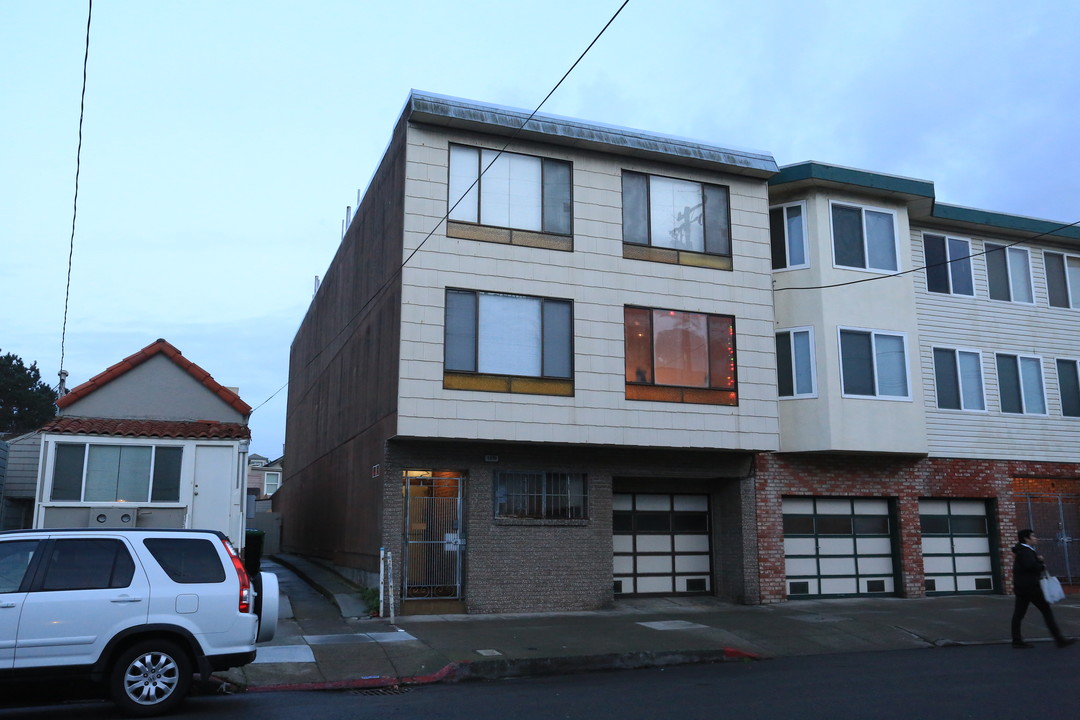 1370 48th Ave in San Francisco, CA - Building Photo