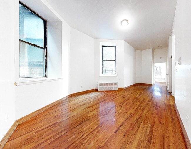West 116th Street, Unit 1A in New York, NY - Building Photo - Building Photo
