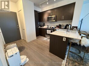 5180 Yonge St in Toronto, ON - Building Photo - Building Photo