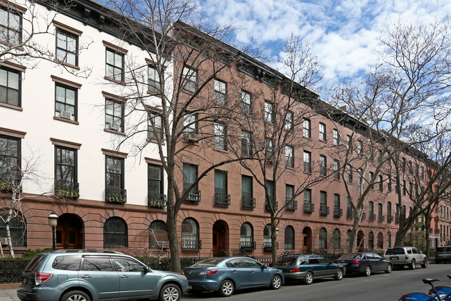 471 W 22nd St in New York, NY - Foto de edificio - Building Photo