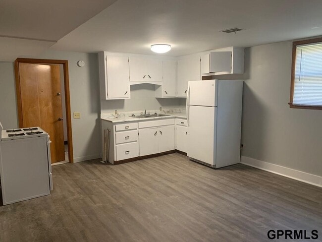property at 1523 3rd Ave