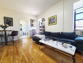621 E Edgewater Ave in Ridgefield, NJ - Building Photo - Building Photo