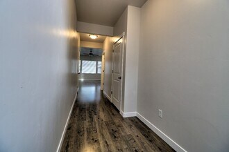 518 S Highpoint Dr in Saratoga Springs, UT - Building Photo - Building Photo