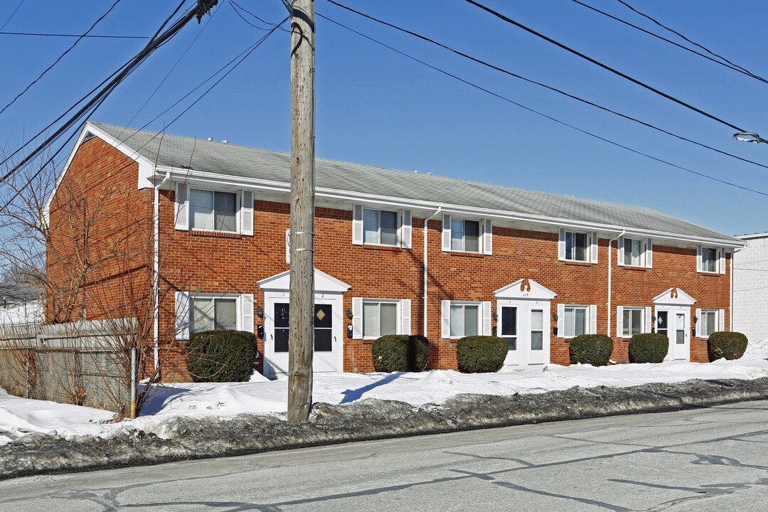 Bennett Court Apartments in Toledo, OH - Building Photo