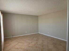 5282 SE 43rd Trce in Okeechobee, FL - Building Photo - Building Photo