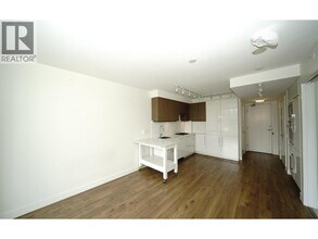 188 Agnes St in New Westminster, BC - Building Photo - Building Photo