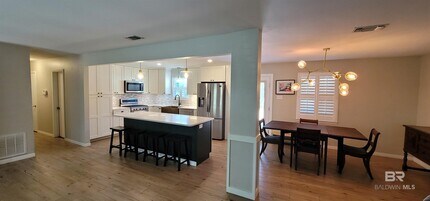 14155 Oak St in Magnolia Springs, AL - Foto de edificio - Building Photo