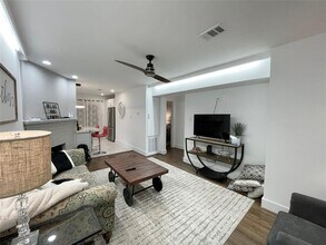 403 Avondale St in Houston, TX - Building Photo - Building Photo