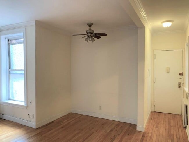 137 W 82 St in New York, NY - Building Photo - Building Photo