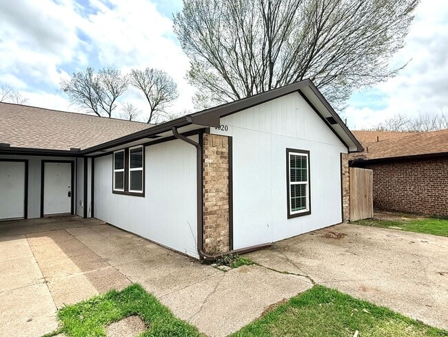 property at 1020-1022 Vera Ct