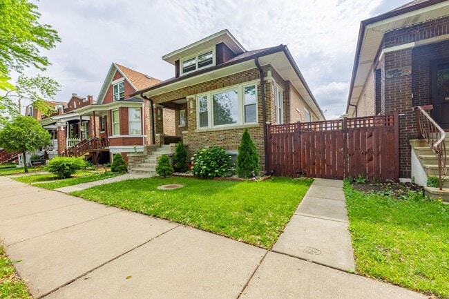 1223 S 57th Ct in Cicero, IL - Building Photo - Building Photo