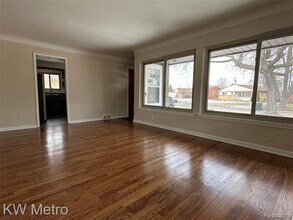 21624 Winshall St in St. Clair Shores, MI - Building Photo - Building Photo