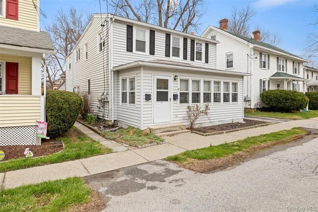 property at 15 Robinson St