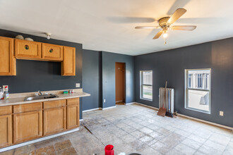 116 Henry St in Binghamton, NY - Building Photo - Interior Photo