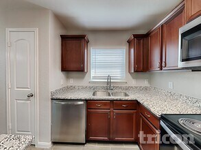 6219 Still Meadow in San Antonio, TX - Foto de edificio - Building Photo