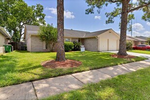 17131 Quail Park Dr in Missouri City, TX - Building Photo