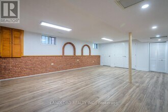 15 Arkona Dr in Toronto, ON - Building Photo - Building Photo