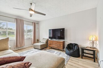 4535 33rd Ave N in St. Petersburg, FL - Building Photo - Building Photo
