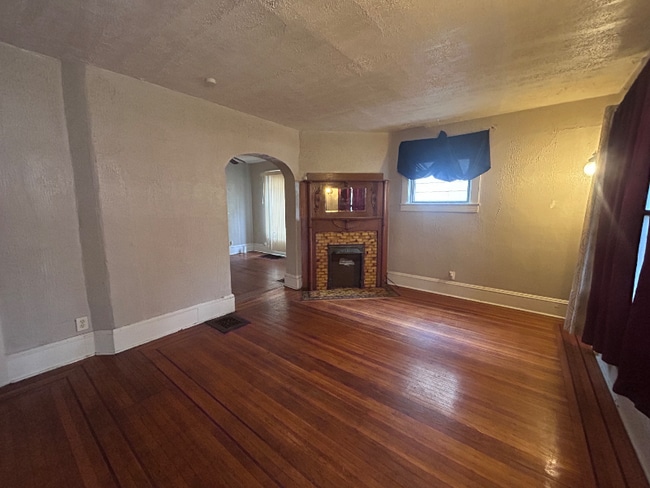 10523 Olivet Ave in Cleveland, OH - Foto de edificio - Building Photo