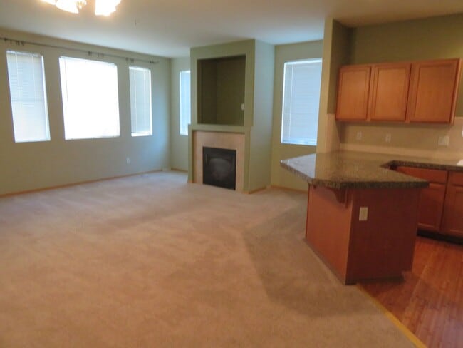 2125 Bobs Hollow Ln in Dupont, WA - Building Photo - Building Photo