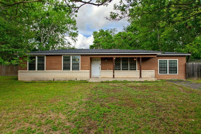 property at 2304 Staunton Dr