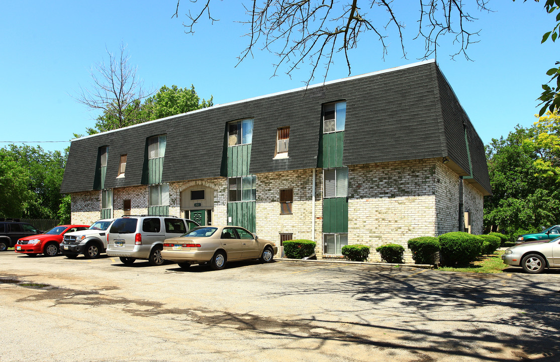 Lakeview Apartments in Lorain, OH - Building Photo