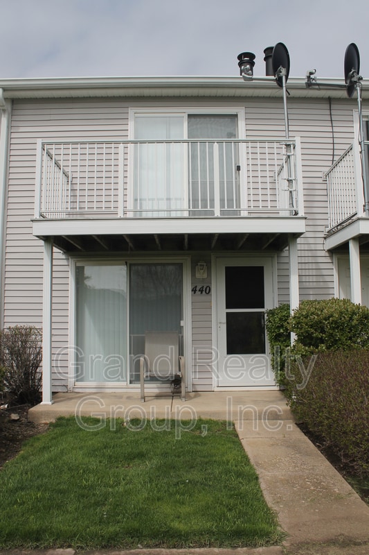 property at 440 Meadow Green Ln