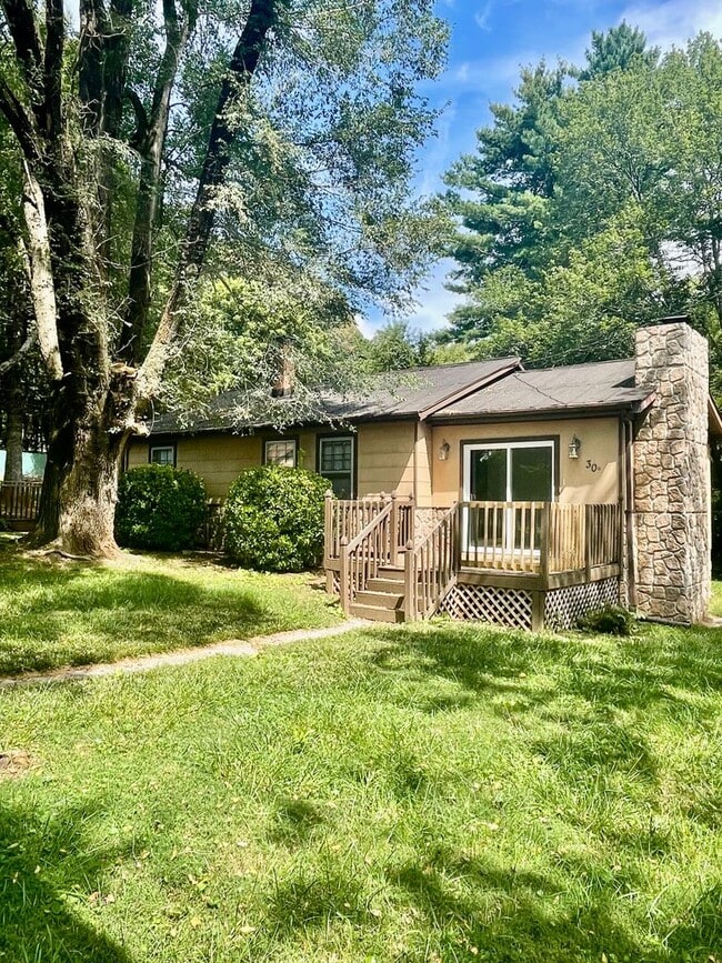 property at 30 Field Top Ln