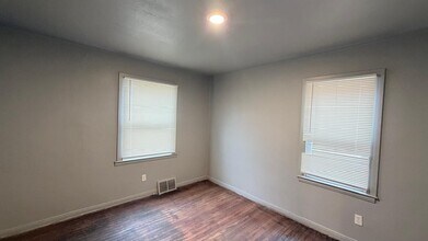 12007 Lakepointe St in Detroit, MI - Building Photo - Building Photo