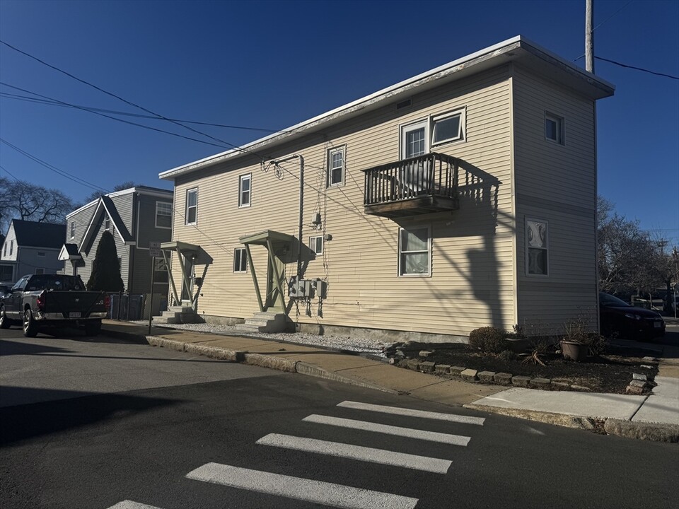 68 Beach Rd in Winthrop, MA - Building Photo