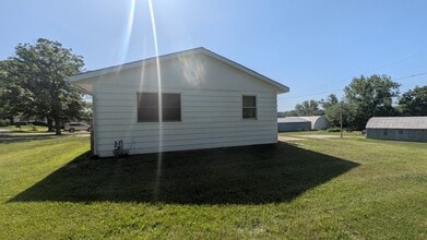 2221 Millwood Dr in Atchison, KS - Building Photo - Building Photo