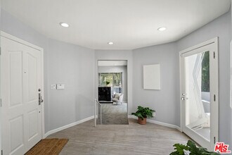 23246 Canzonet St in Los Angeles, CA - Building Photo - Building Photo