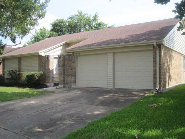 6822 Harpers Dr in Richmond, TX - Building Photo - Building Photo