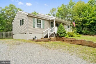 556 Ramoth Church Rd in Fredericksburg, VA - Building Photo - Building Photo